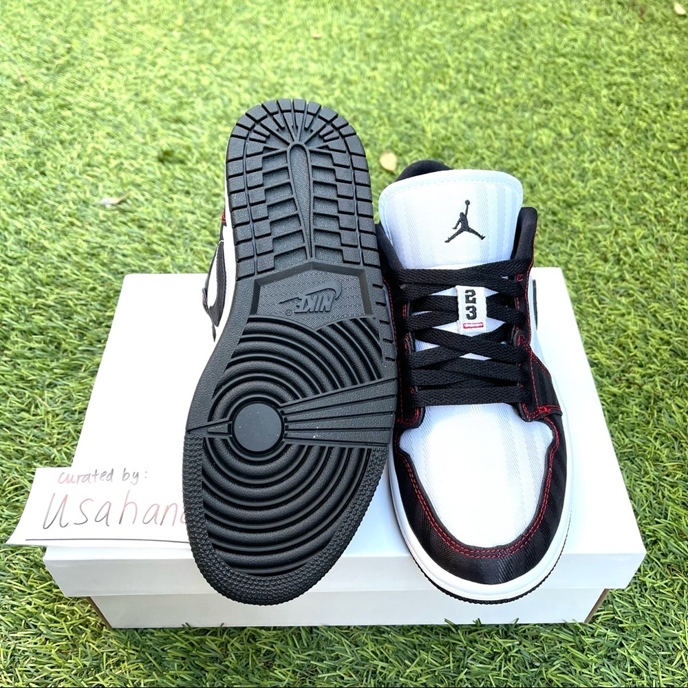 Nike Air Jordan 1 Low black white shoes - Picture 3 of 4